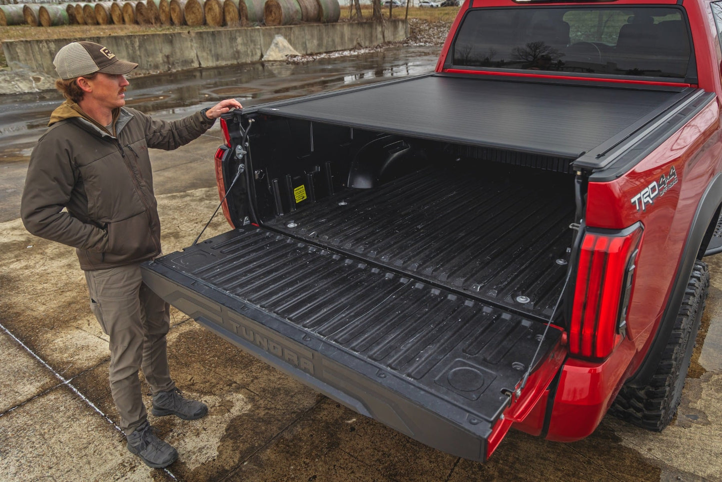 Rough Country Powered Retractable Bed Cover 5'7" Bed | Toyota Tundra 2WD/4WD (2022-2026)