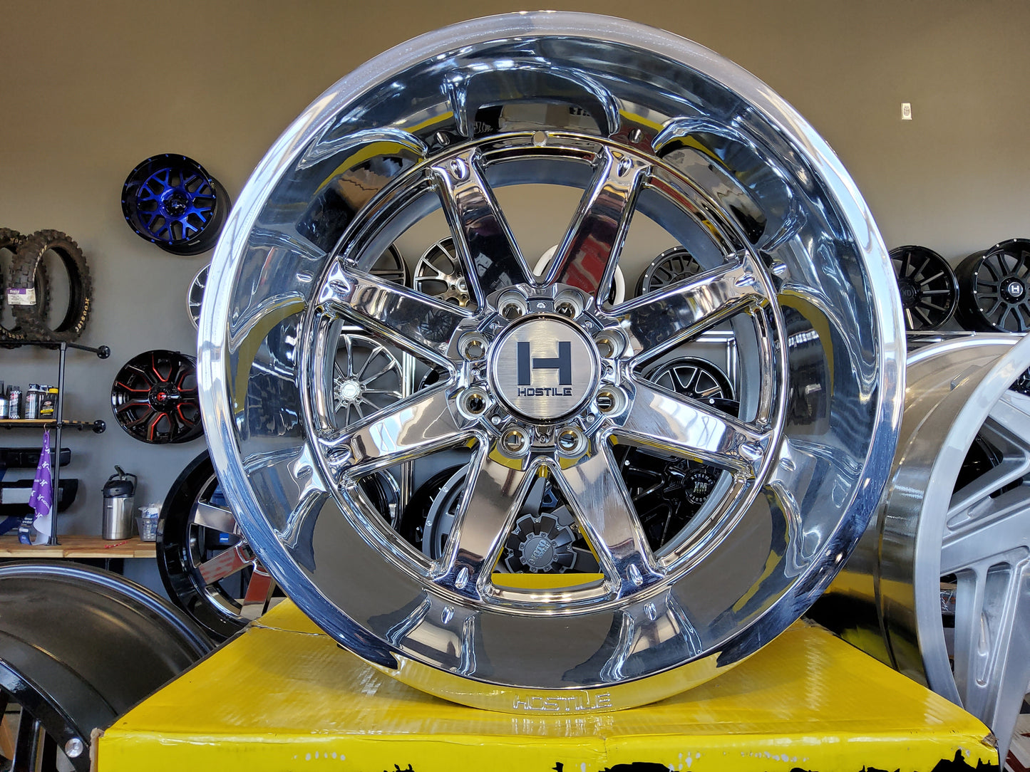 Hostile Alpha H109 22x14 8X165.1 -76MM