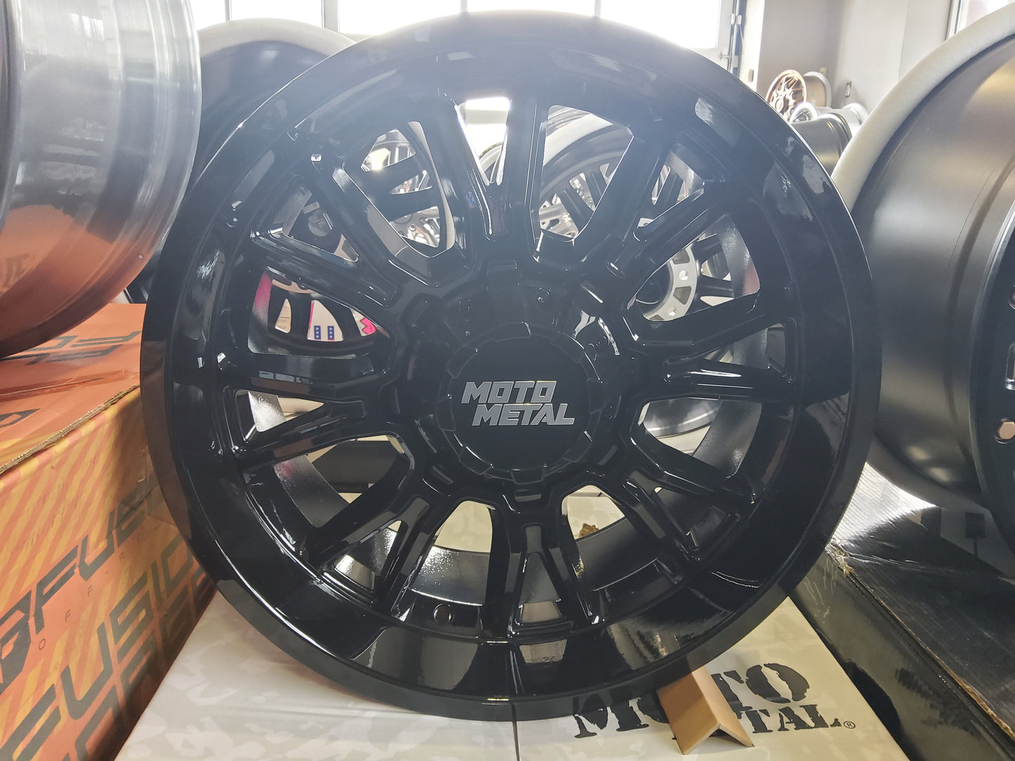 MOTO METAL LEGACY 20X9 8X170 125 +1 G-BLK