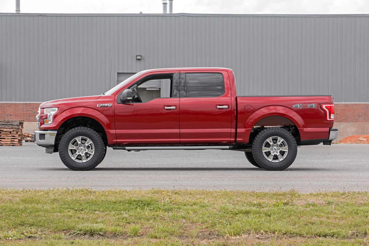 Rough Country 2 Inch Lift Kit Lifted Struts | Ford F-150 4WD (2014-2020)