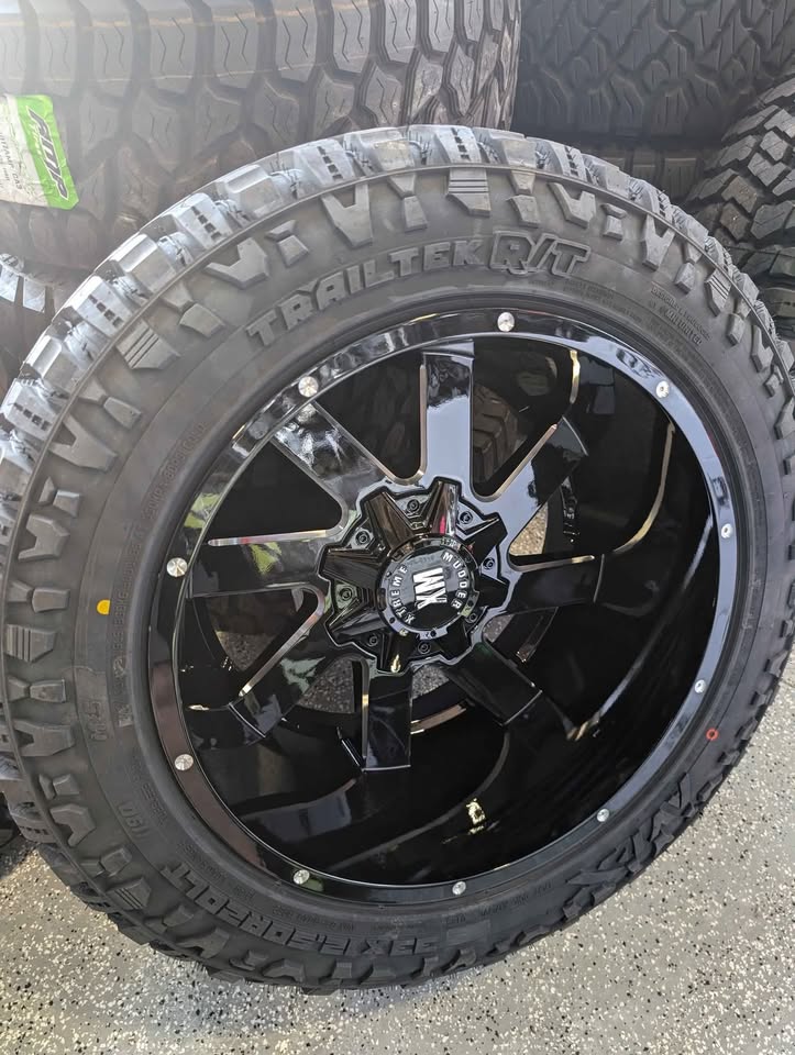 Package Sale * XM 20x12 6x135/139/5.5 with Avix 33x12.50R20